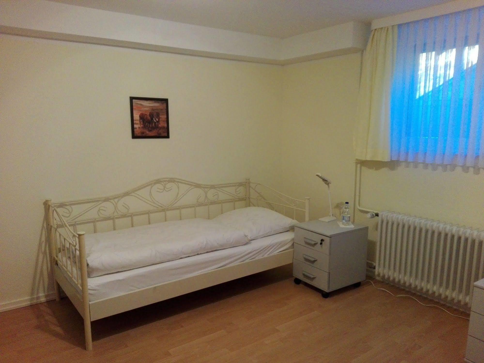 Altes Zollhaus Am Klinikum 호텔 뤼베크 외부 사진